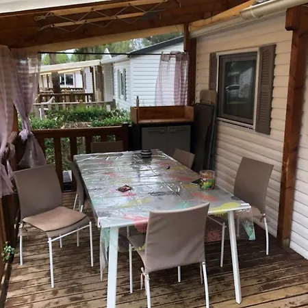 Mobilhome Sud Est Loisirs * イエール