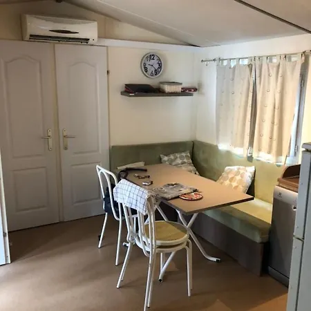 Mobilhome Sud Est Loisirs キャンプ場 イエール